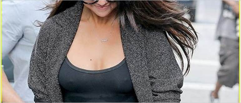 Selena gomez boobs fake